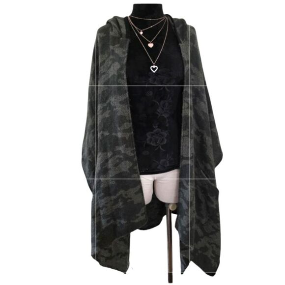 Torrids Camouflage Hooded Poncho - Picture 1 of 16